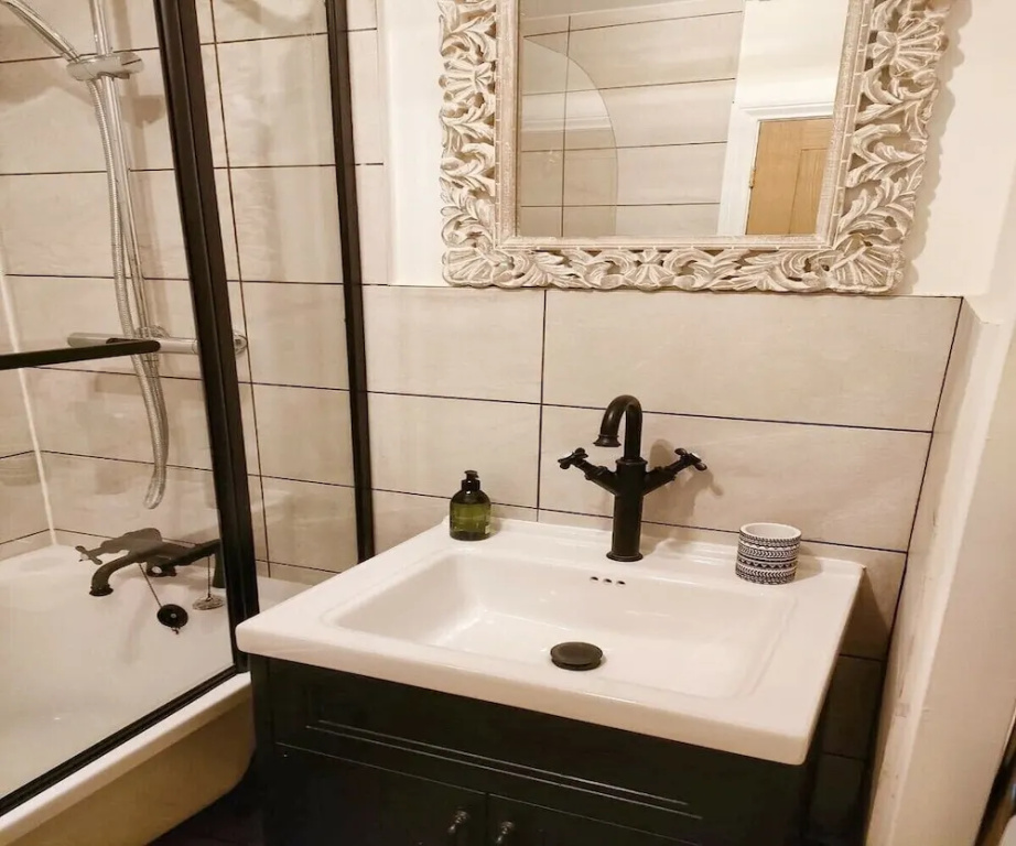 Chic 1 Bed Flat Zone 2 Hampstead Swiss Cottage