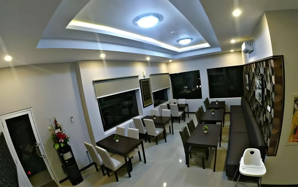 Front One Boutique Brani Solo