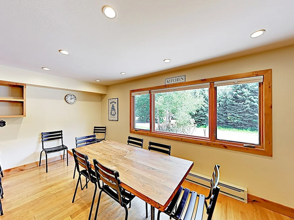 New Listing! Vail Valley Escape, Shuttle To Slopes 3 Bedroom Townhouse