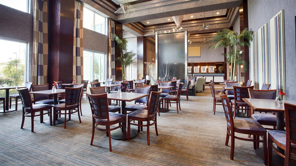 Best Western Plus Lake County Inn & Suites