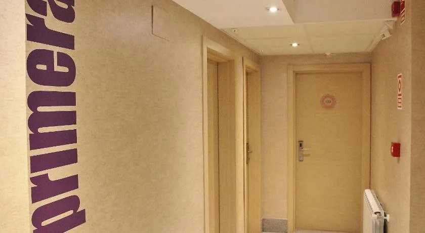Hostal 4C Cuatro Caminos