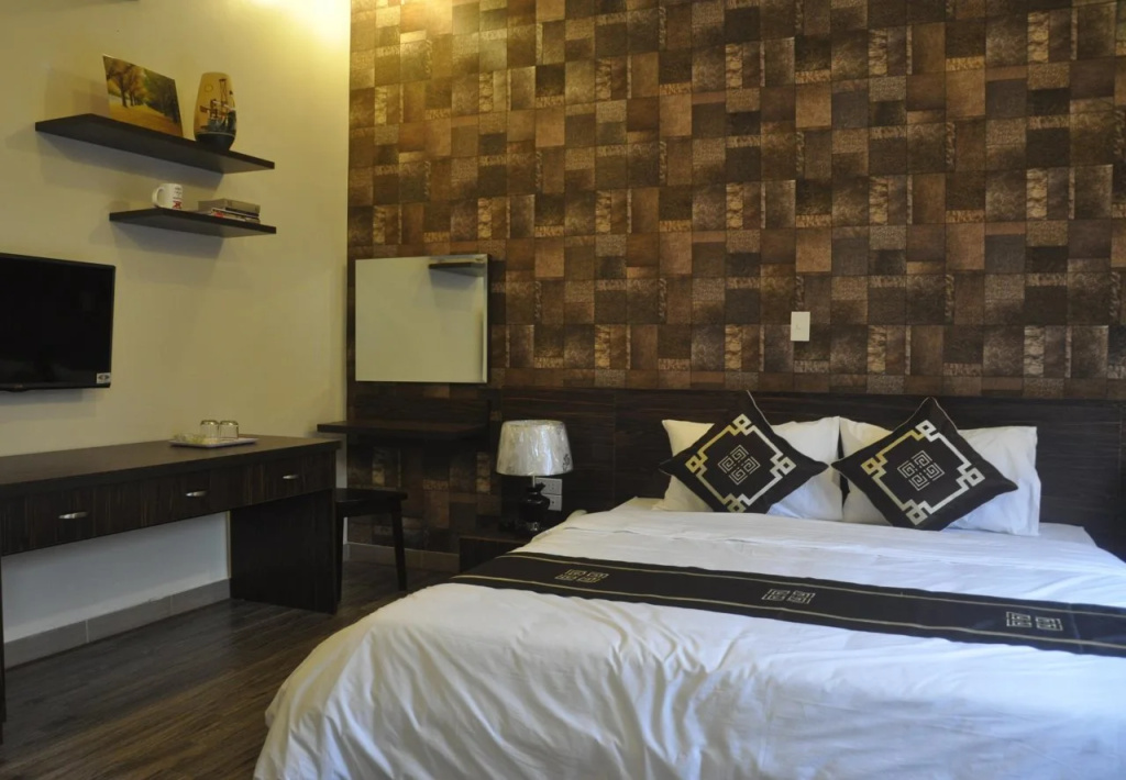 Rose Hotel