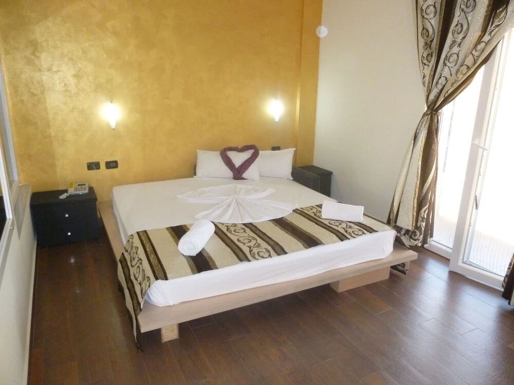 Hotel Red Apple
