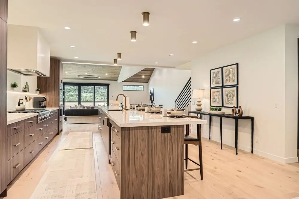 Park City Perfection On Lowell! 1063 4 Bedroom Home