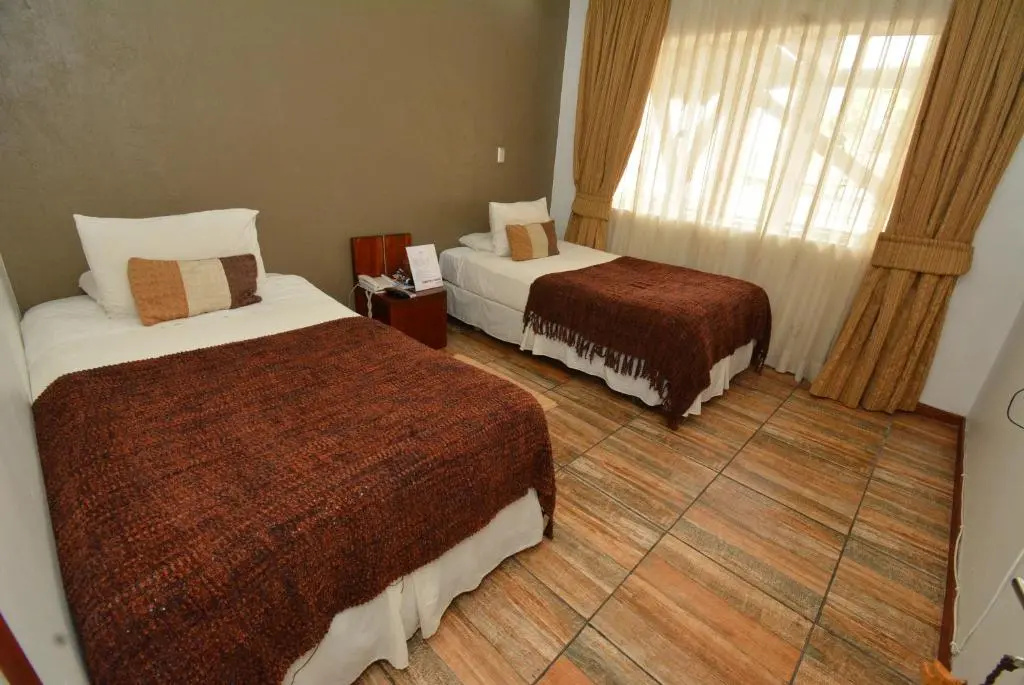 Hotel Duhatao Angol