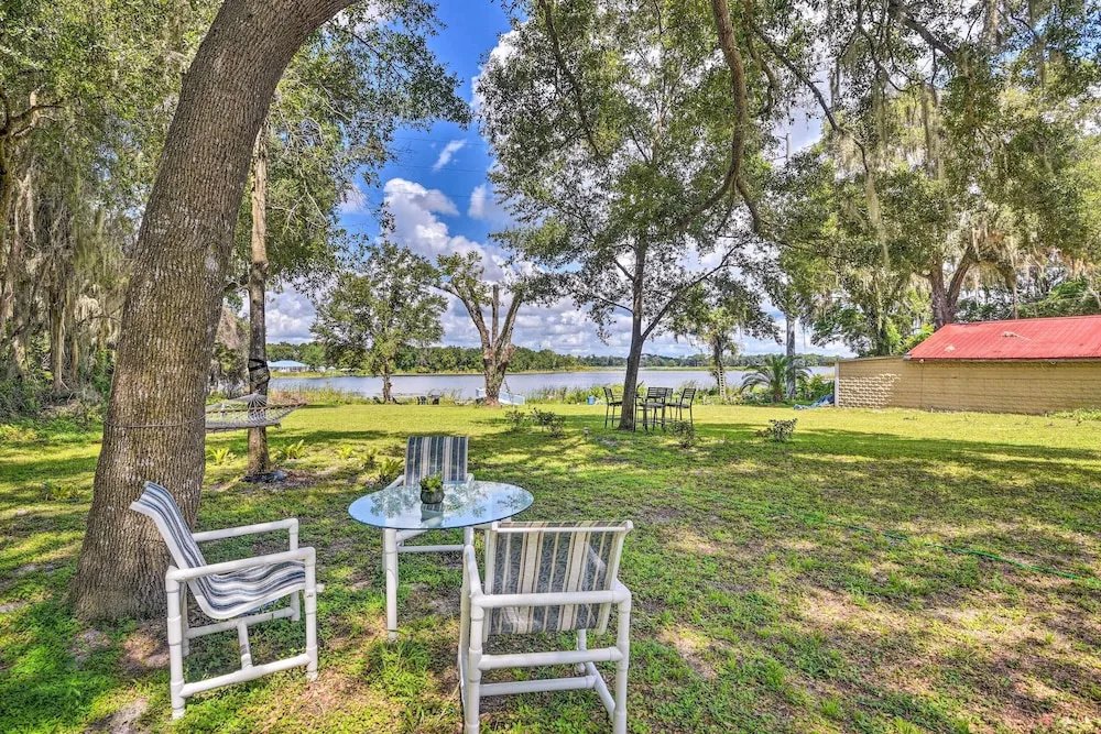 Historic Crescent City Studio - Lakefront w/ Dock!