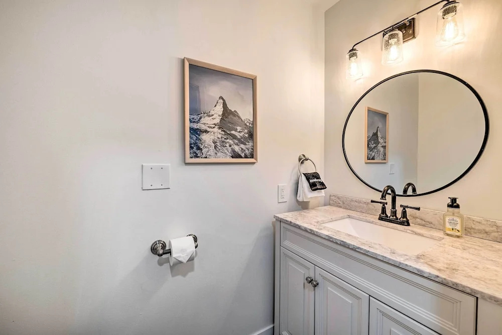 Cottonwood Heights Escape: Near Hiking & Skiing