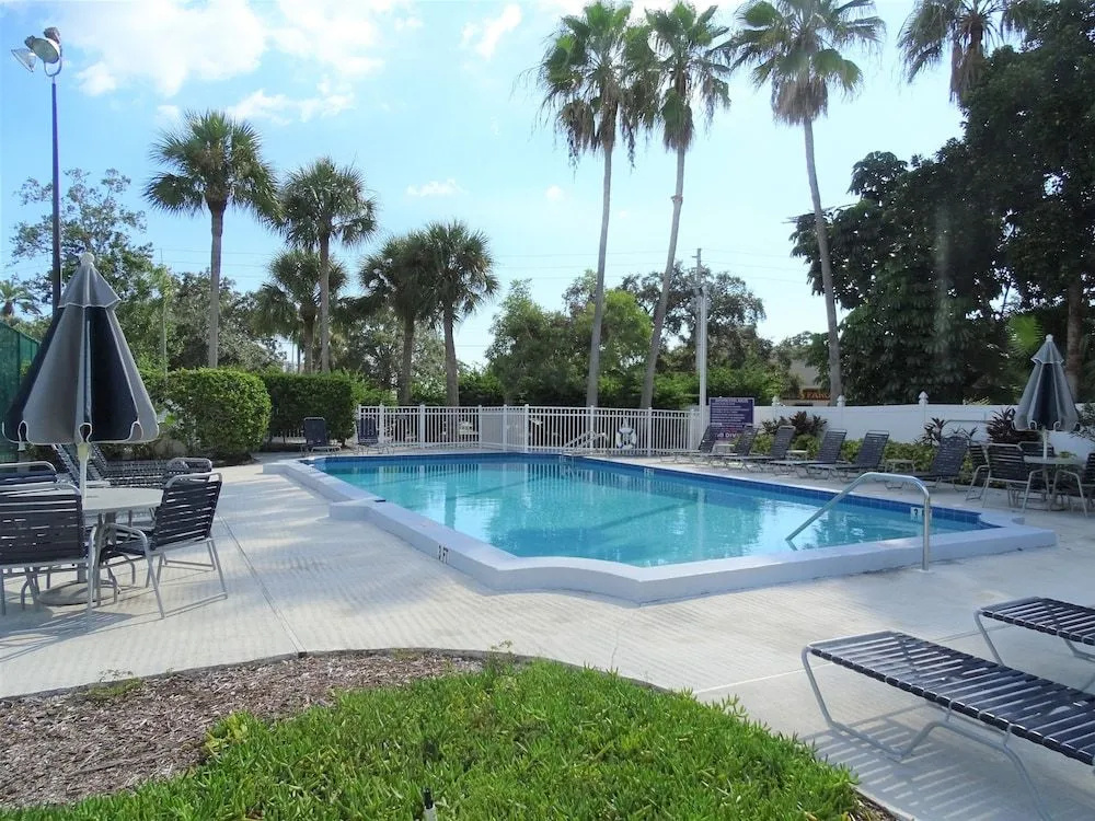 1328 Gulf and Bay Bayside - 2 Br Condo