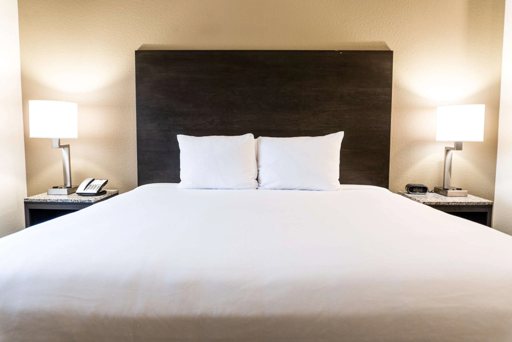 Ameniti Bay - Best Western Signature Collection