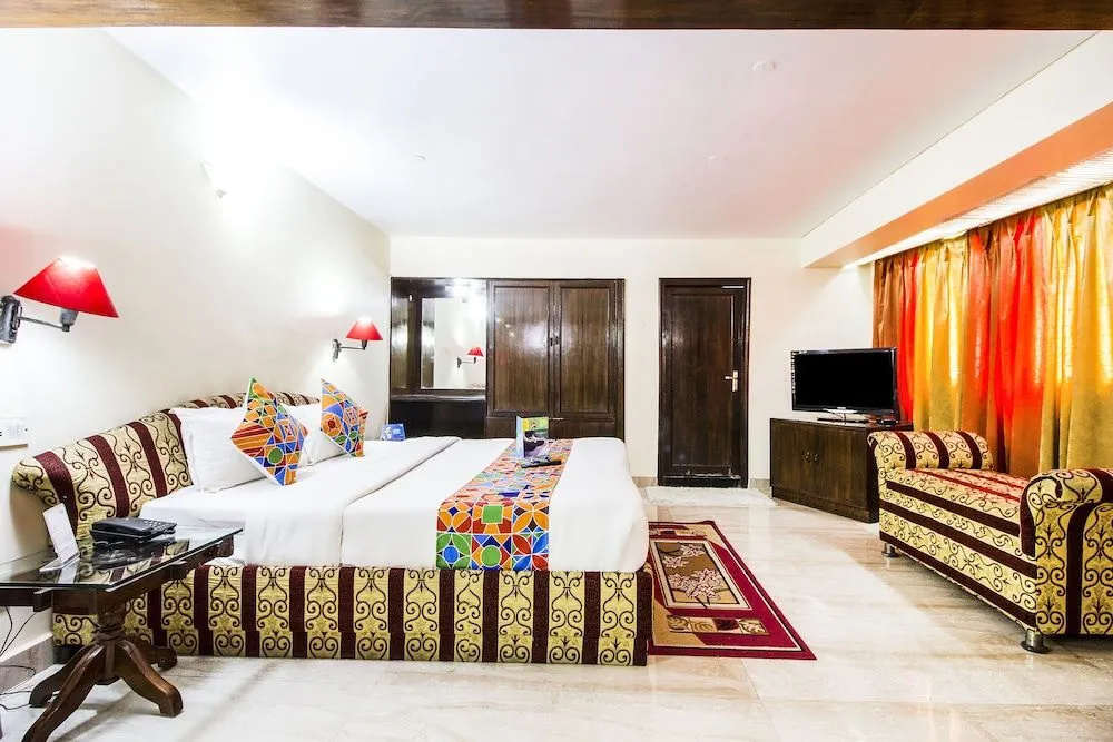 FabHotel Mayfair Inn