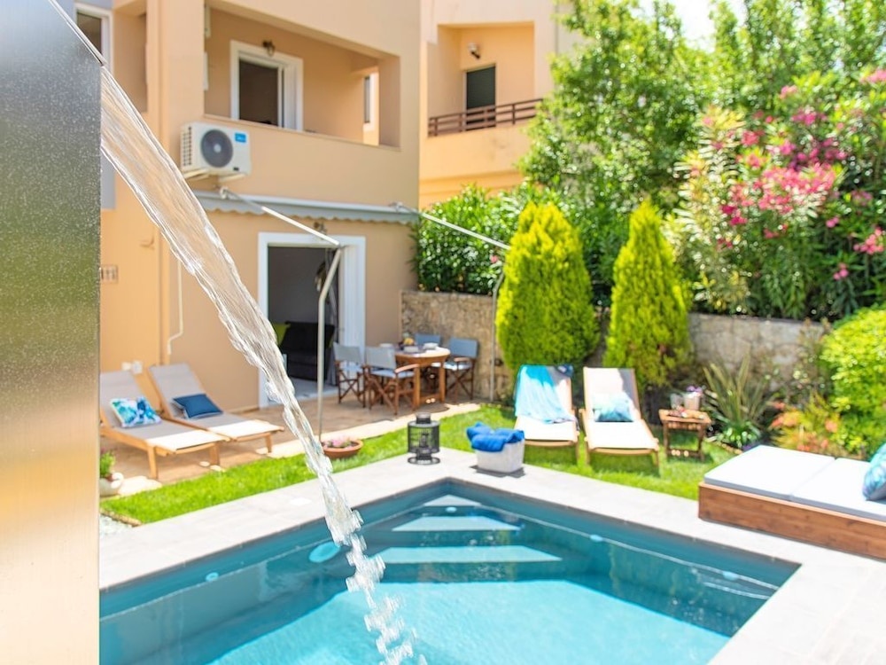 Villa Cressida