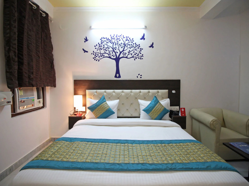 OYO Flagship 5179 Hotel Noida Saffron