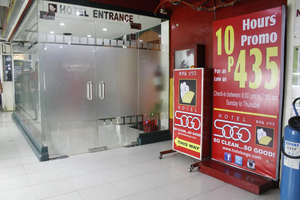 Hotel Sogo LRT Monumento Station