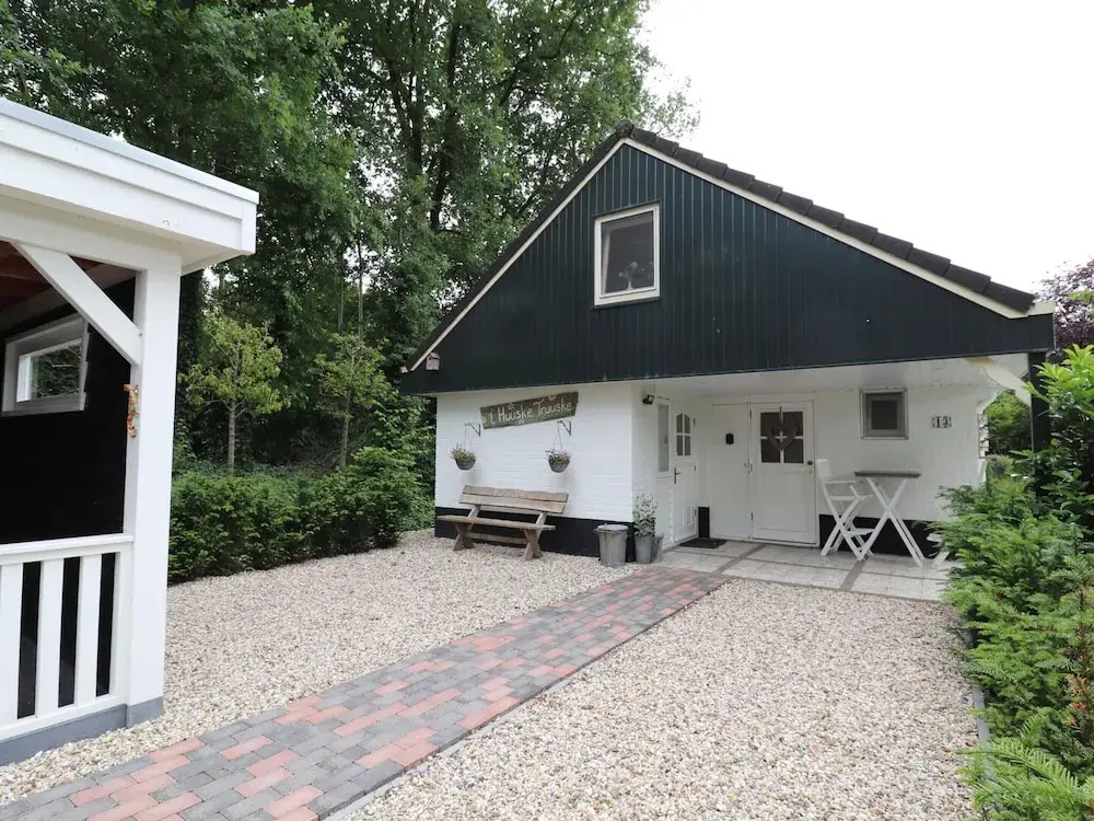 Holiday Home in Reutum with Pond and Trails
