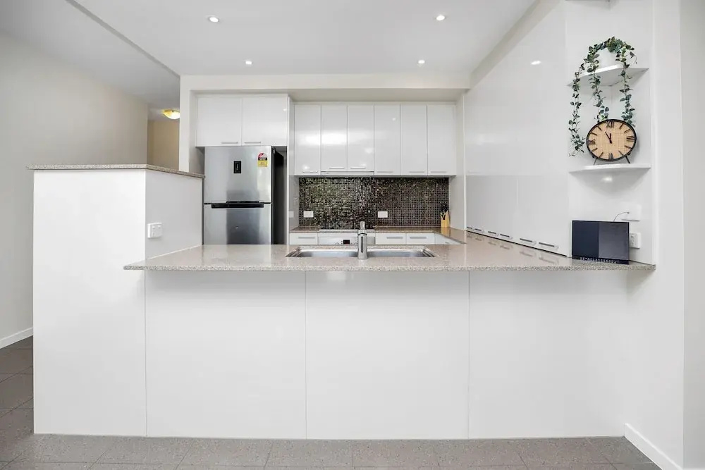 City Centre Apartment with Mountain View