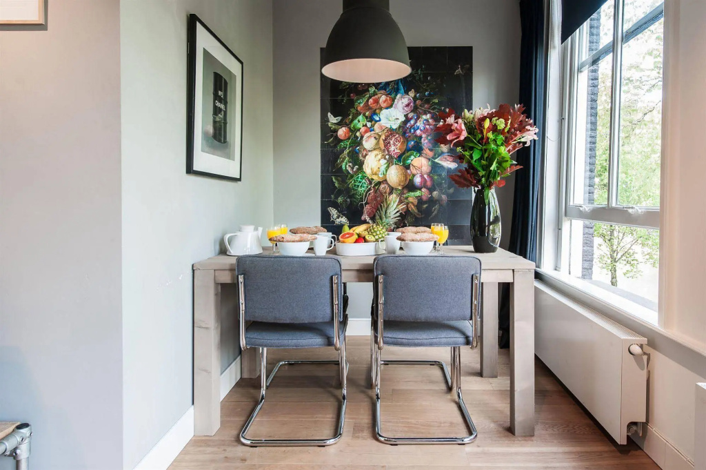 Prince Canalhouse Apartment Suites