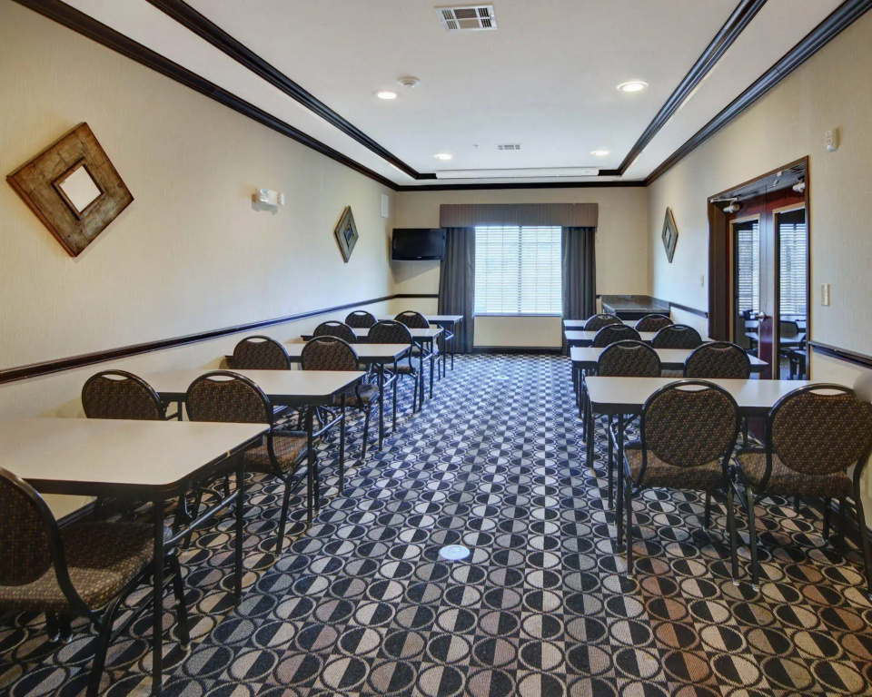 Best Western Carthage Inn & Suites