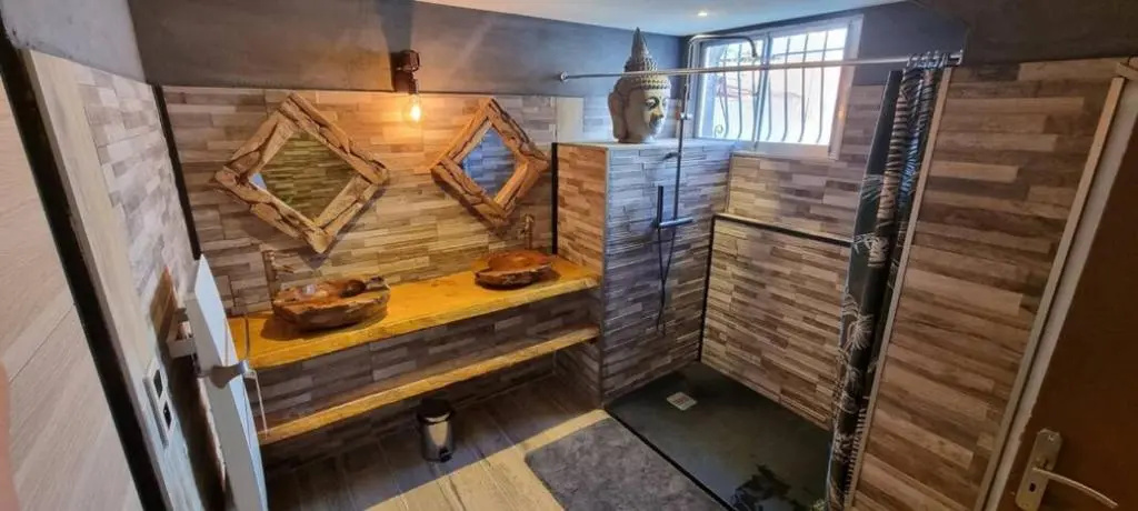 Rêves de vie, appartement vue mer, piscine non chauffée et spa privatifs