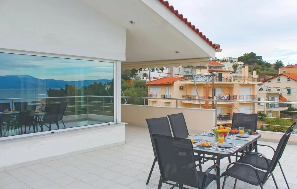 3 Bedroom Lovely Home In Chalkida