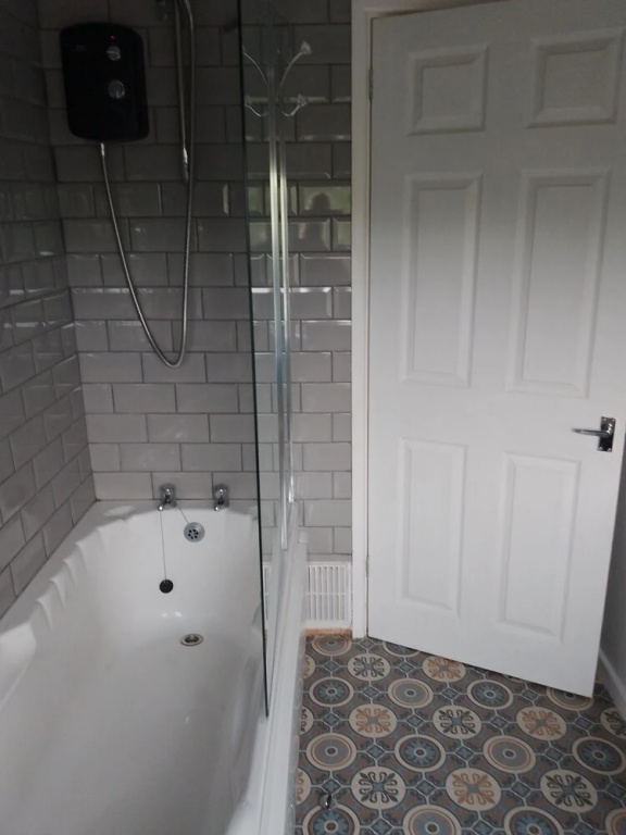 Captivating 2-bed House in Nuneaton