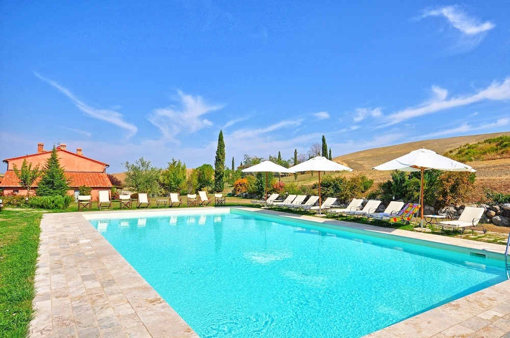 Villa Castiglione by PosarelliVillas