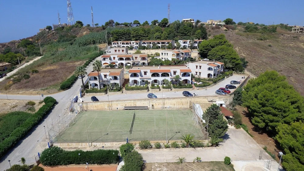 Sea Front Apartment 5 Beds With Balcony 250 Meters From the Beach