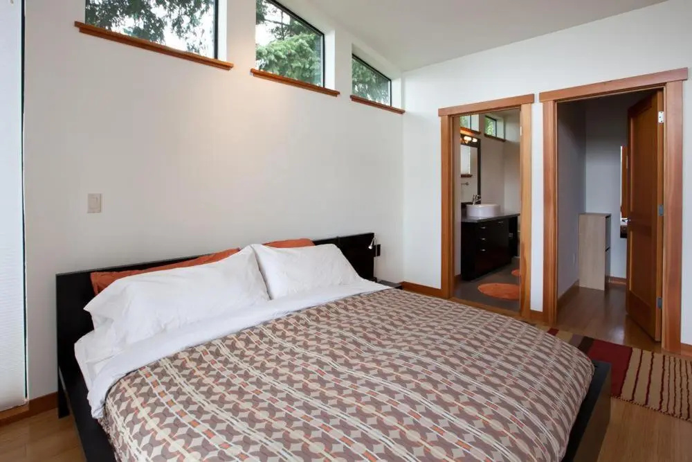 Bridge View Loft 3 Bedrooms 2 Bathrooms Townhouse