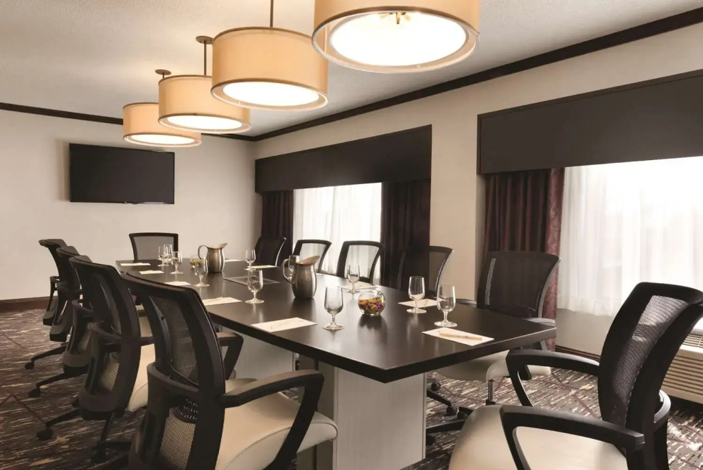 DoubleTree by Hilton Milwaukee/Brookfield