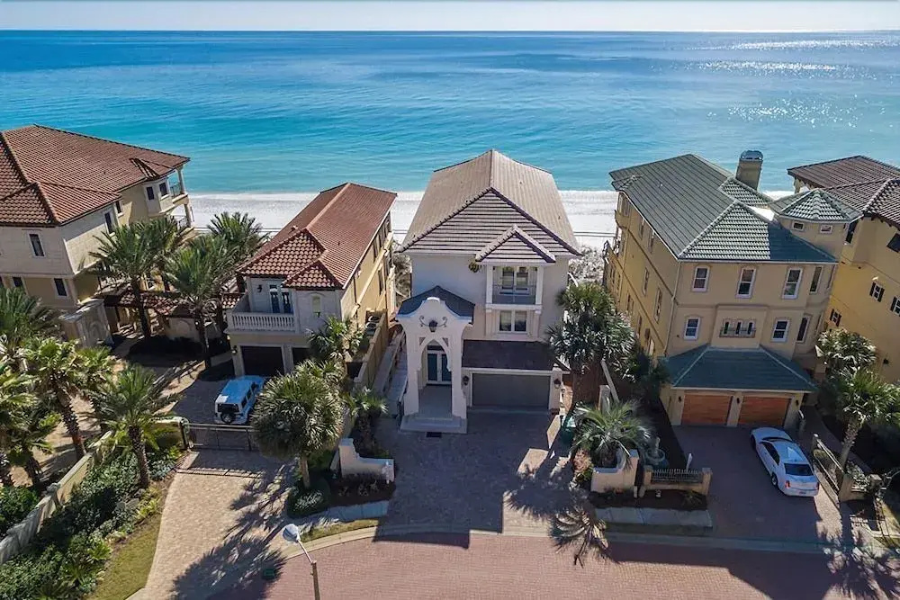 Villa Bianca 6 Bedroom Holiday Home by Five Star Properties