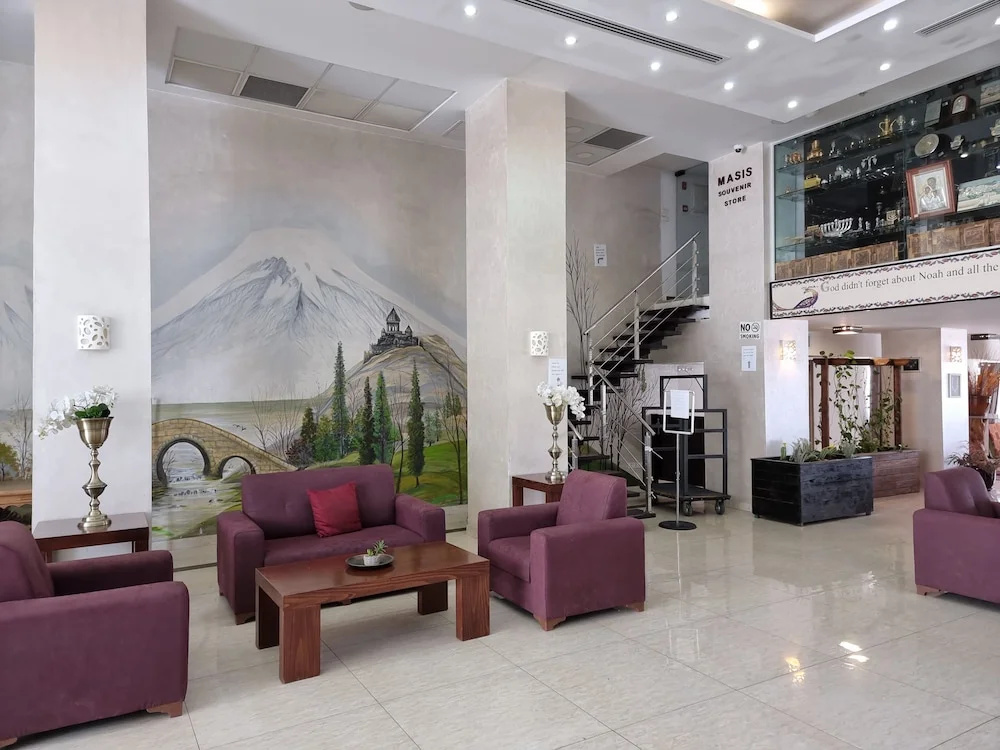 Ararat Hotel