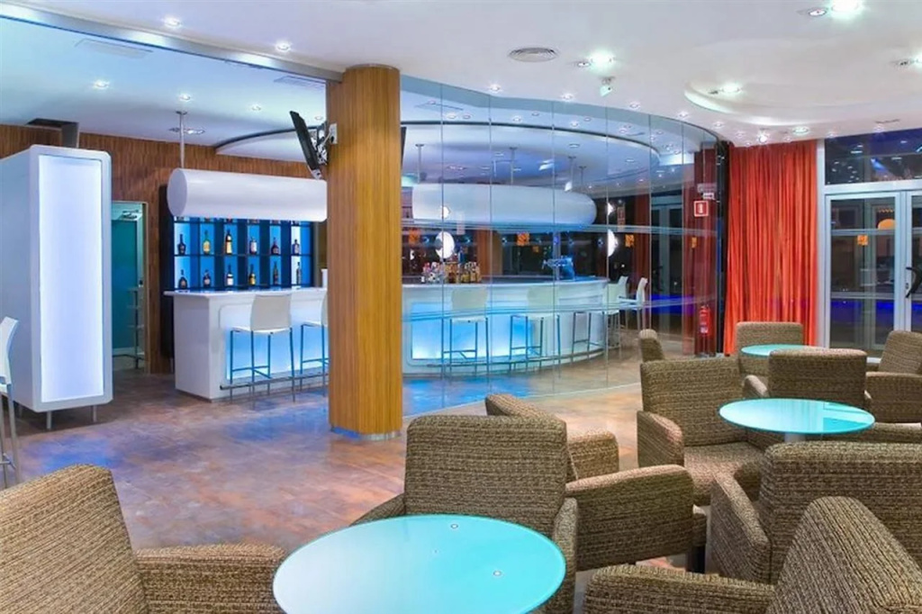 Hotel RH Royal - Recommend for adults