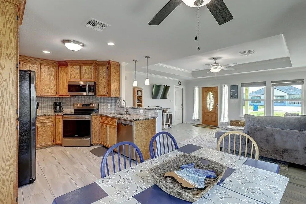 A Wave From It All 3 Bedroom Home by RedAwning