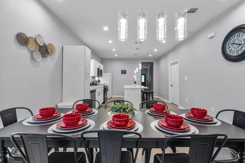 Charming Walkable 4 Br/2.5 BA Near Dtown Riverwalk