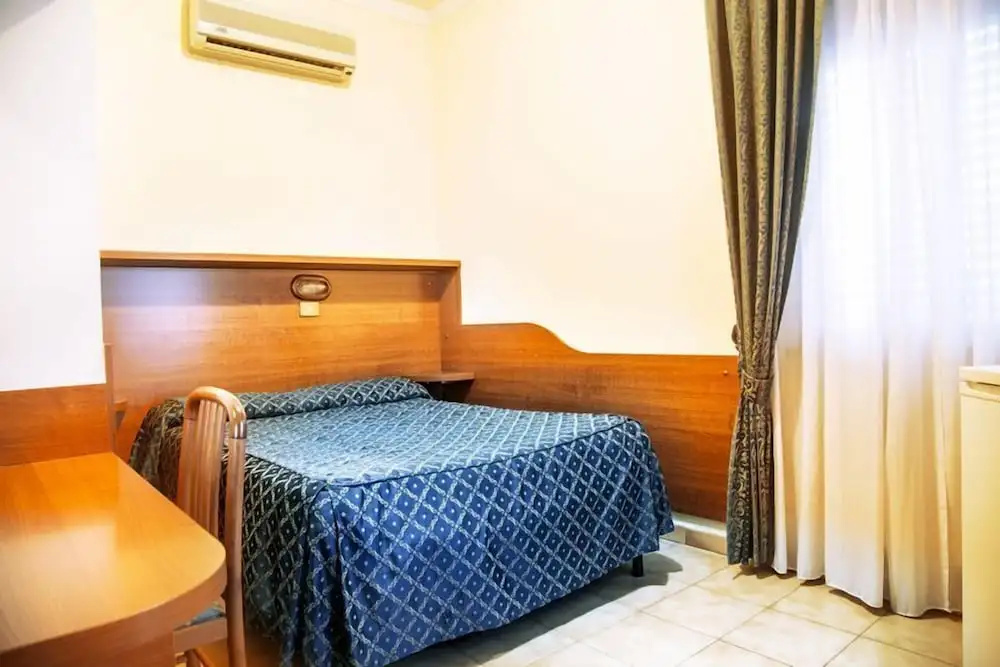 Camp's Hotel