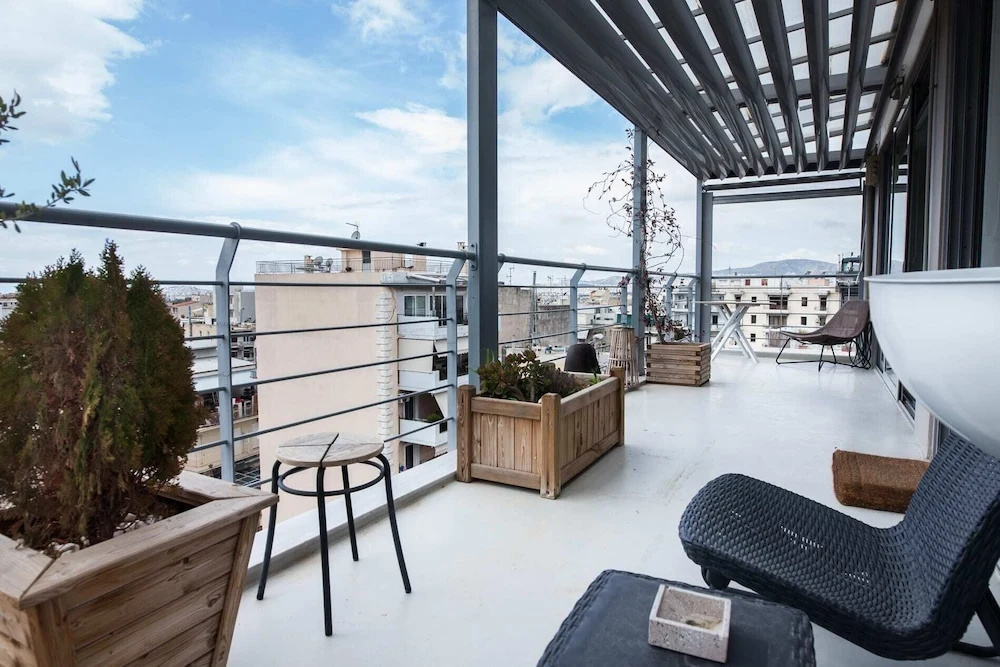 Penthouse w 360 View of Athens and Gym