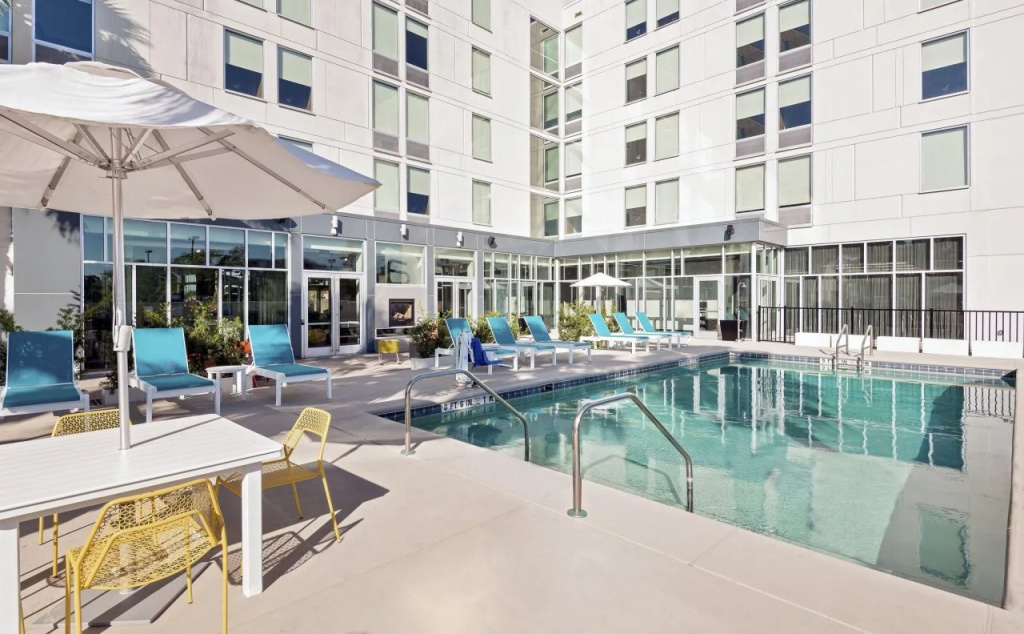 Aloft Jacksonville Airport