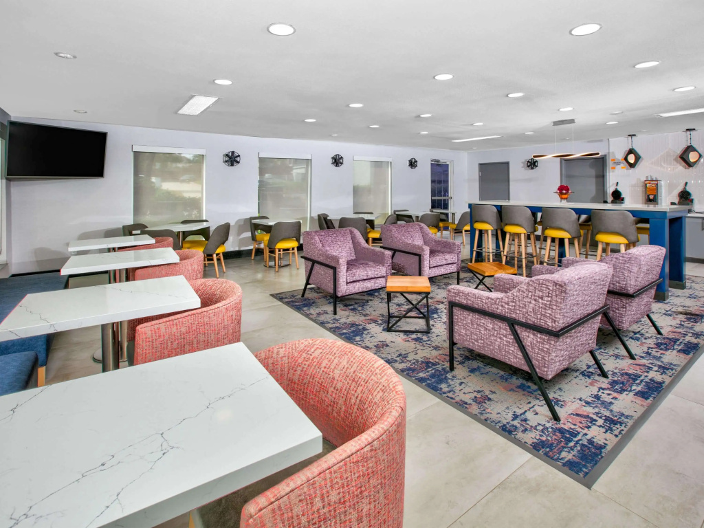 La Quinta by Wyndham Dallas - Las Colinas