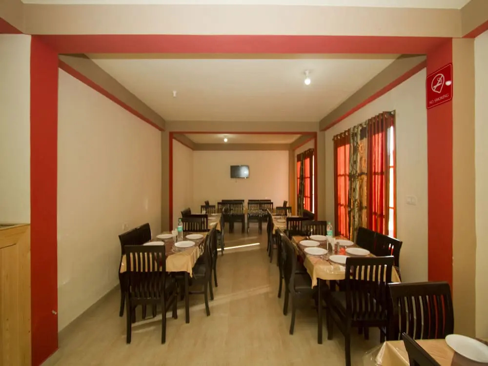 OYO 2943 Hotel Eco Groves