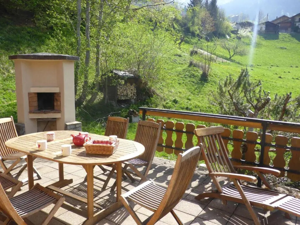 Chalet 3* à Arêches, 100m², 8 pers, 4 ch, Pied des Pistes, Cheminée, Terrasse, Wifi - FR-1-342-246