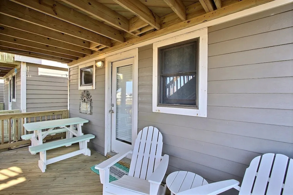 8 The Boat House Studio Bedroom Condo by RedAwning