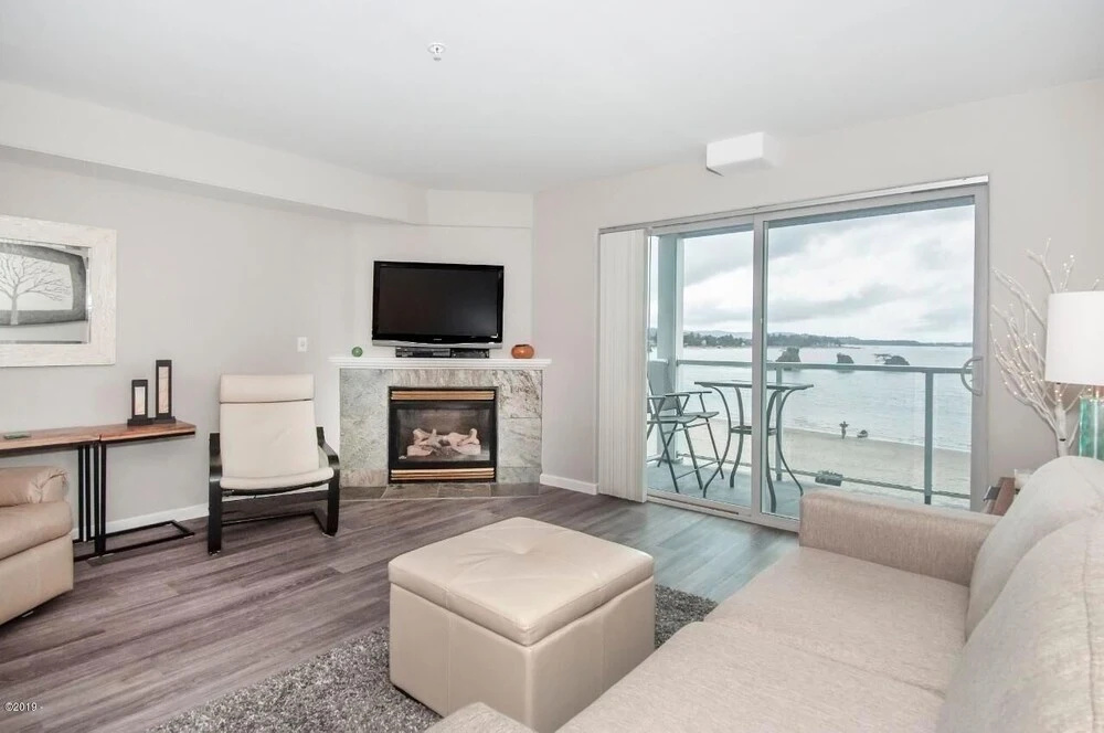 Waters Edge 309