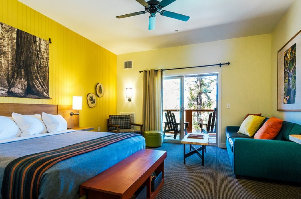 Rush Creek Lodge at Yosemite