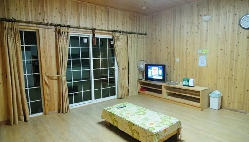 Seogwipo Sannaedeul Pension