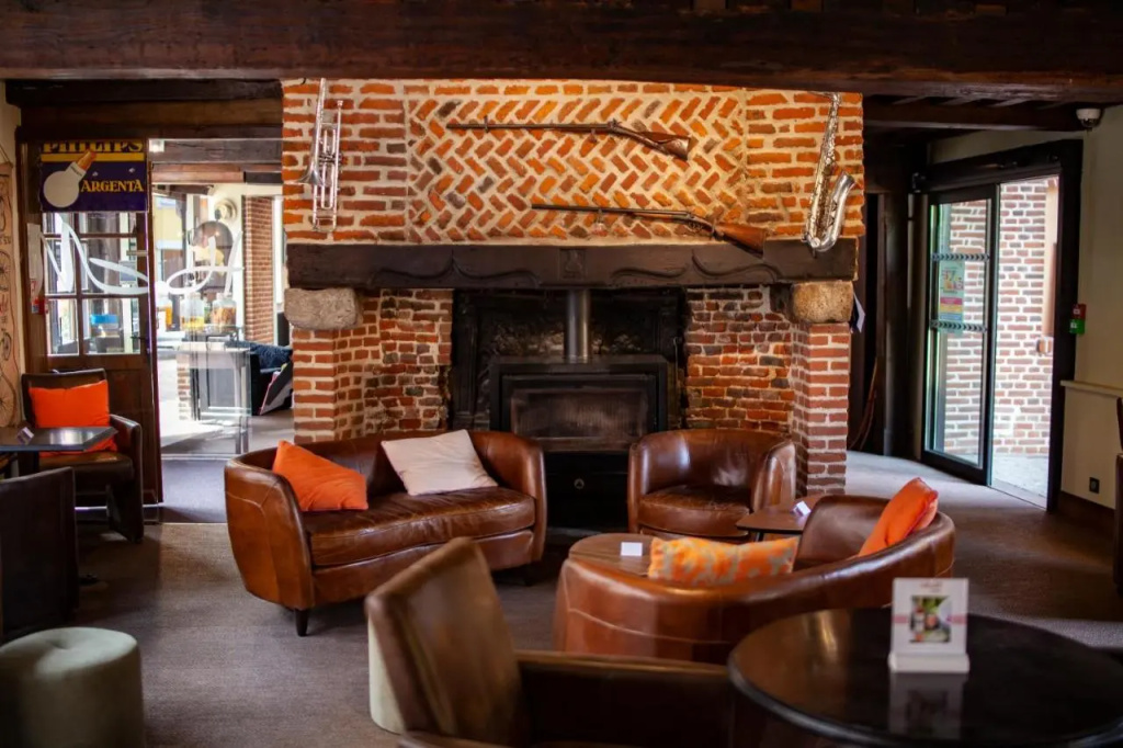 Logis Hôtel & Restaurant - Les Hauts de Montreuil