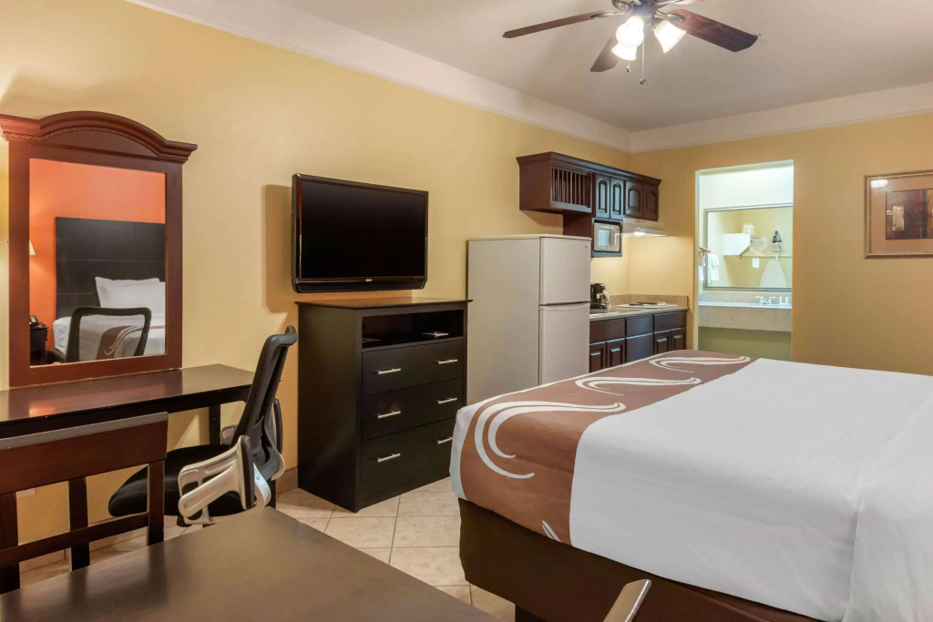 Quality Inn & Suites at The Outlets Mercedes-Weslaco