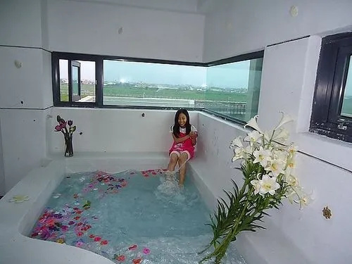 建築師湧泉泡湯會館