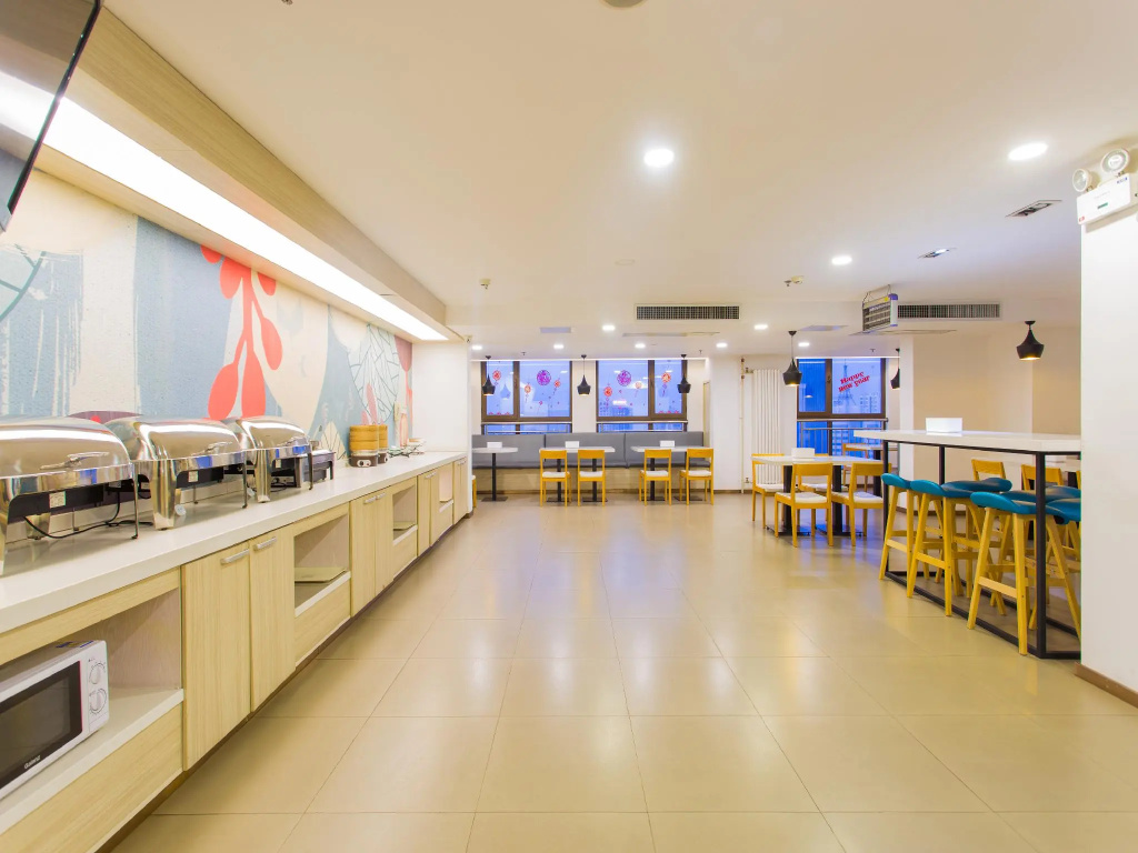 Hanting Hotel Xi'an Xijing Hospital Tonghuamen Metro Station