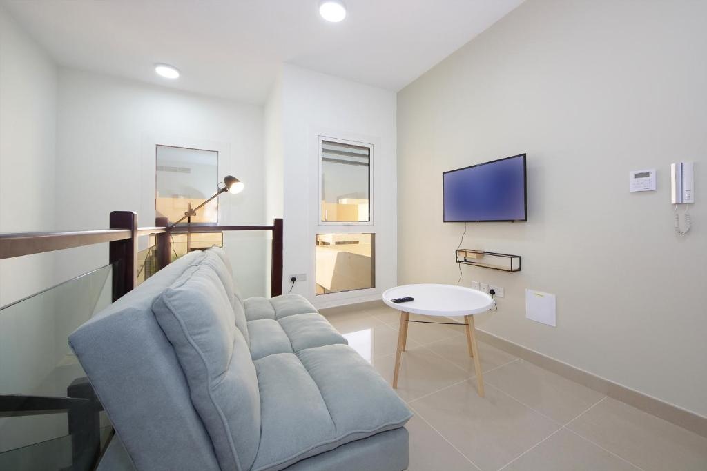 RH- 3BR Flamingo Villa with maid room in RAK, near pool