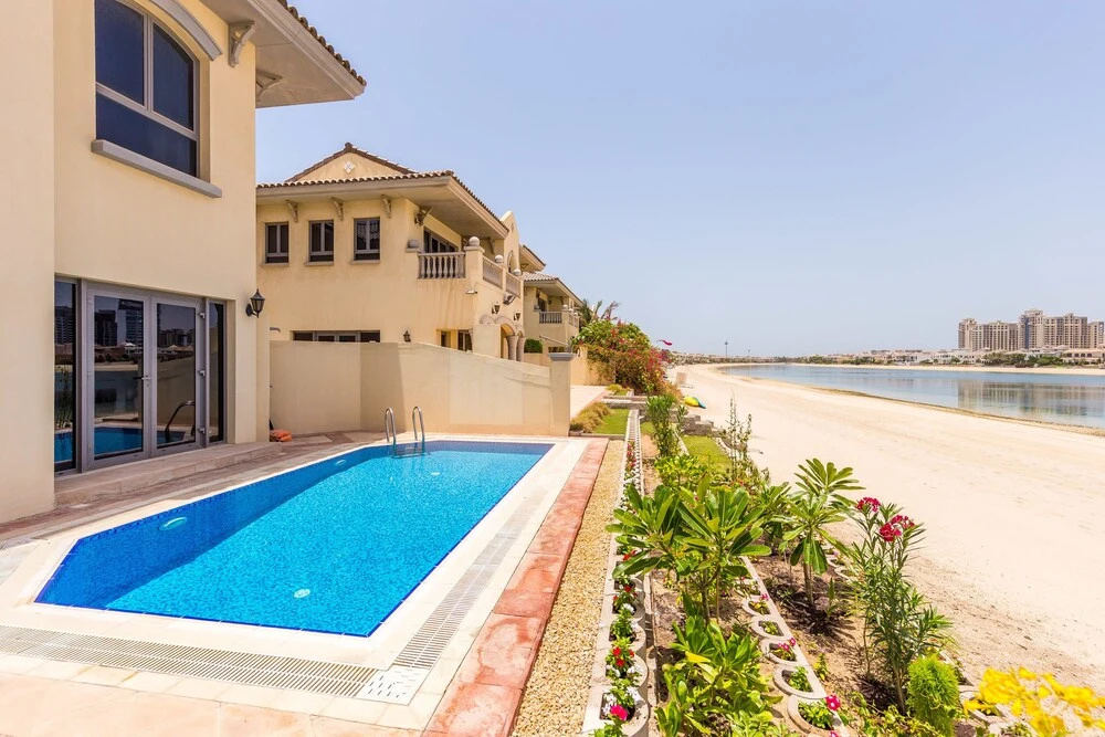 4 Bedroom Garden Villa at Frond O by Deluxe Holiday Homes