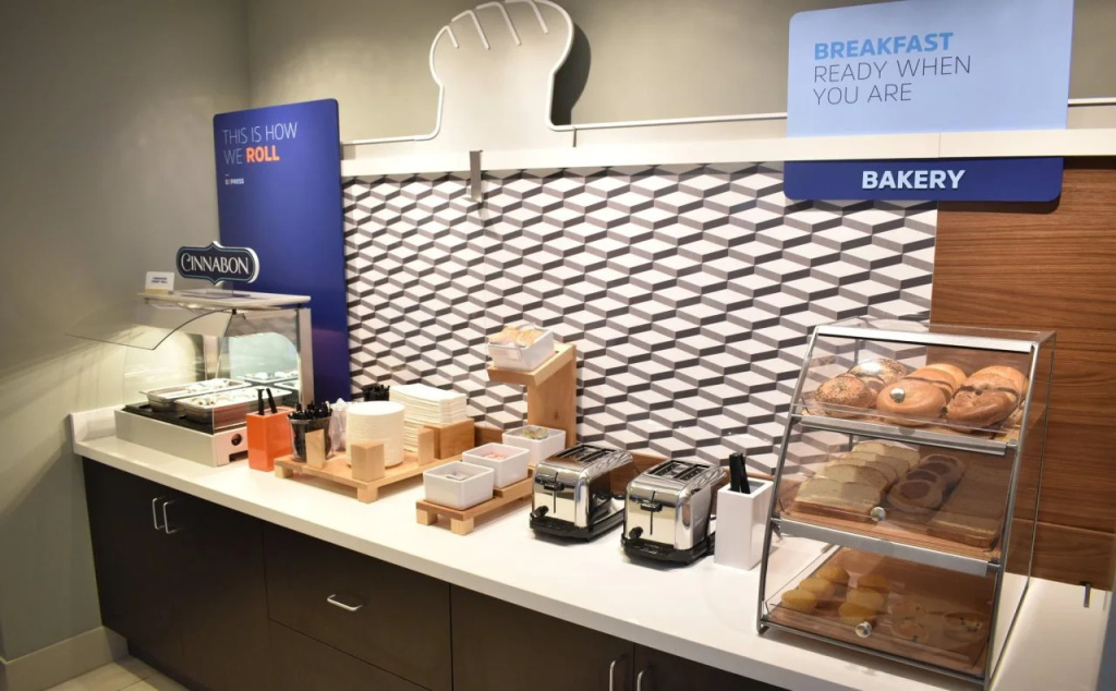 Holiday Inn Express & Suites - Boston South - Randolph by IHG